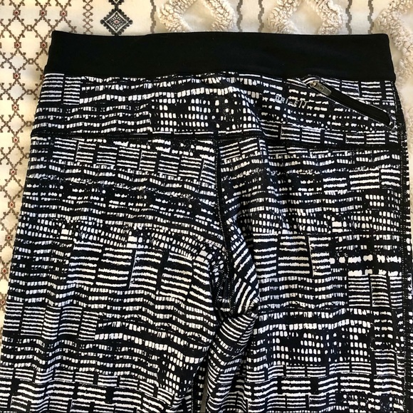 Nike Dri Fit Stretch Legging Workout Pants - Picture 3 of 9